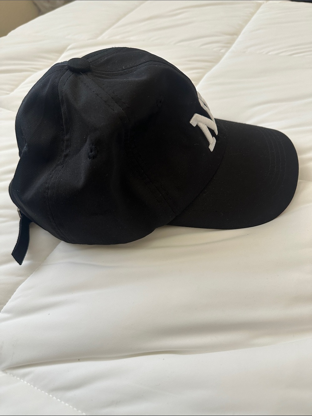 Black Yankees Baseball Cap - Picture 2 of 3